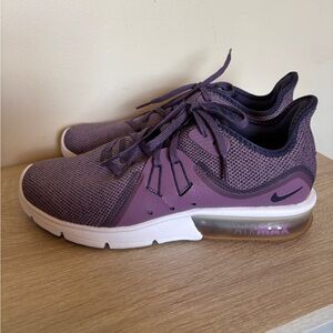 Nike Women’s Air Max Sequent 3 Size 8.5 908993-501 Purple Dust Indigo Running